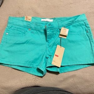 Levi shorts mint like color
